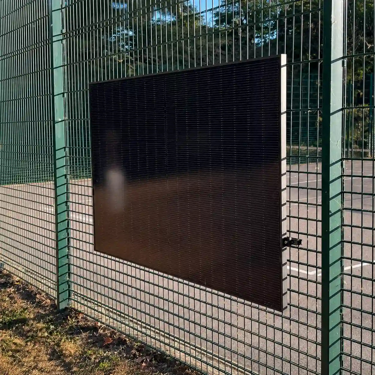 Worldwide Solar Model 3 – Mesh Fence Solar Panel Mounting System