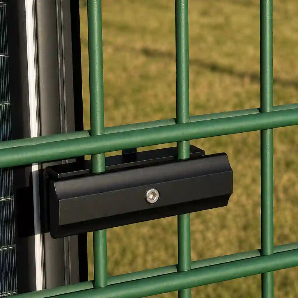 Worldwide Solar Model 3 – Mesh Fence Solar Panel Mounting System