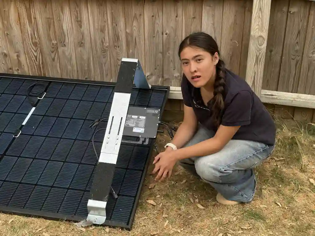Plug & Play 800W Garden Solar System with 2 × 465W Panels + Microinverter + Mounts