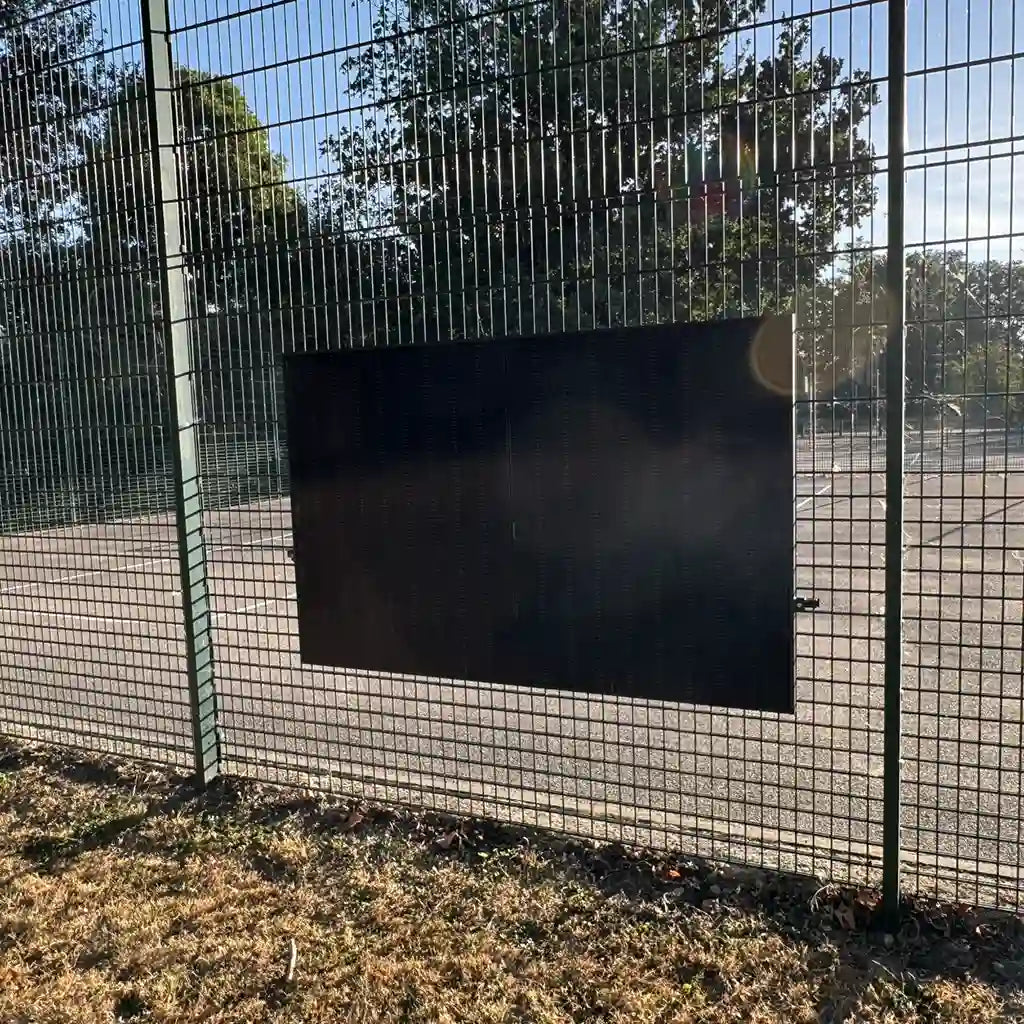 Worldwide Solar Model 3 – Mesh Fence Solar Panel Mounting System